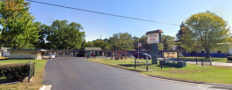 Alpine Motel (Longs Motel) - From Web Listing (newer photo)